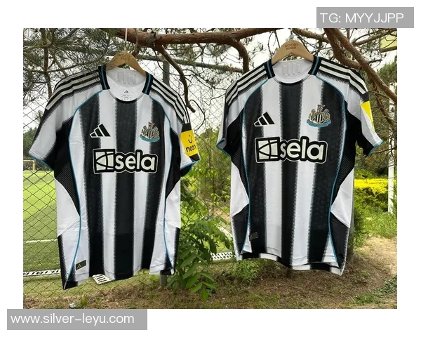 阿迪达斯足球长裤助你在球场上尽显风采与舒适体验